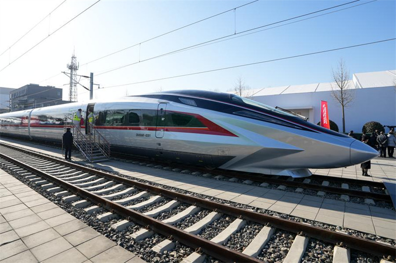 Picha hii ikionyesha treni ya mwendokasi ya CR450AF mjini Beijing, mji mkuu wa Uchina, Desemba 29, 2024. (Xinhua/Ju Huanzong)