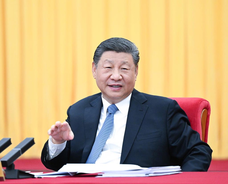 Rais Xi Jinping wa China, ambaye pia ni katibu mkuu wa Kamati Kuu ya Chama cha Kikomunisti cha China (CPC) na mwenyekiti wa Kamati Kuu ya Kijeshi ya China (CMC), akiwatembelea washauri wa kisiasa wa kitaifa kutoka  vyama vya kidemokrasia vya  China vya Shirikisho la  Demokrasia la China  na Shirikisho la Uhimizaji wa Demokrasia la China, na sekta ya elimu, ambao wanahudhuria mkutano wa tatu wa Kamati ya 14 ya Kitaifa ya Baraza la Mashauriano ya Kisiasa la China mjini Beijing, Machi 6, 2025. (Xinhua/Xie Huanchi)