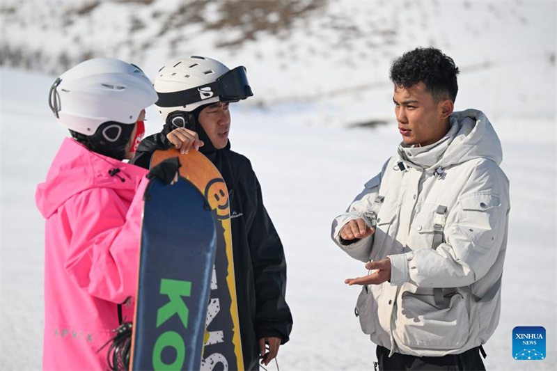 Kijana wa familia ya wafugaji mkoani Xinjiang, China atimiza ndoto ya kuwa rubani