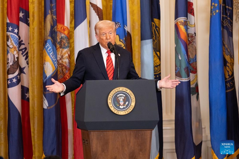 Rais wa Marekani, Donald Trump akizungumza kabla ya kutia saini amri tendaji katika Ikulu ya White House mjini Washington, D.C., Marekani, Machi 20, 2025. (Xinhua/Hu Yousong)