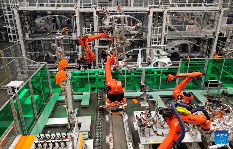 Picha iliyopigwa Machi 21, 2025 ikionyesha karakana ya uchomeleaji ya Kampuni ya magari ya nishati mpya NEV ya Audi FAW mjini Changchun, Mkoani Jilin, kaskazini mashariki mwa China. (Xinhua/Si Xiaoshuai)