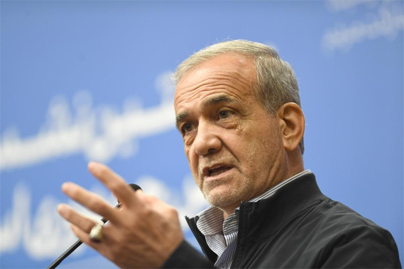 Rais wa Iran Masoud Pezeshkian akihudhuria mkutano na waandishi wa habari mjini Tehran, Iran, Septemba 16, 2024. (Xinhua/Shadati)