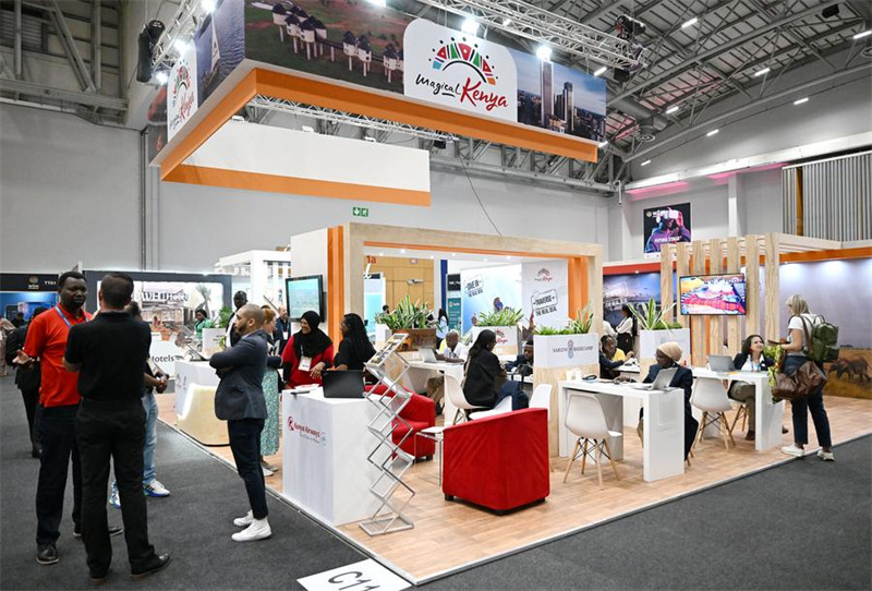 Watu wakiwa kwenye maonyesho ya World Travel Market (WTM) Africa 2025 mjini Cape Town, Afrika Kusini, Aprili 11, 2025. (Picha na Xabiso Mkhabela/Xinhua)