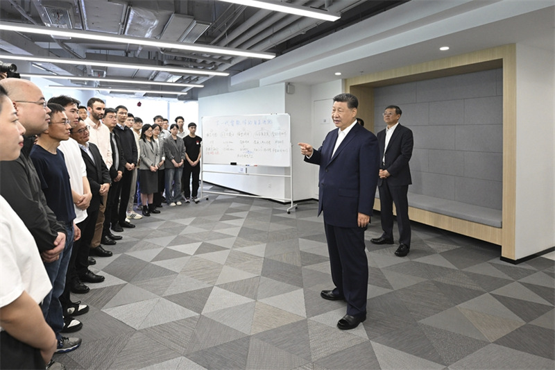 Rais Xi akagua jukwaa la kuzalisha modeli kubwa la Shanghai, akisisitiza matarajio ya China juu ya AI