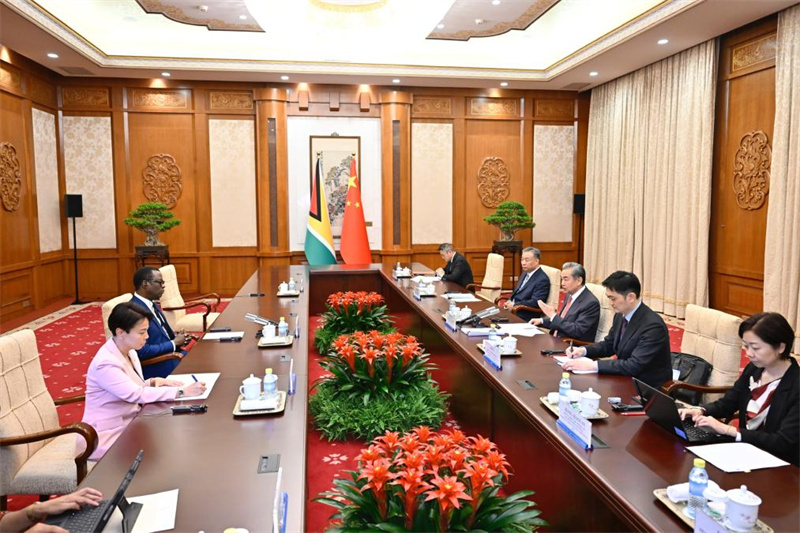 Wang Yi akutana na wageni wanaoshiriki katika mkutano wa nne wa mawaziri wa Baraza la China-CELAC