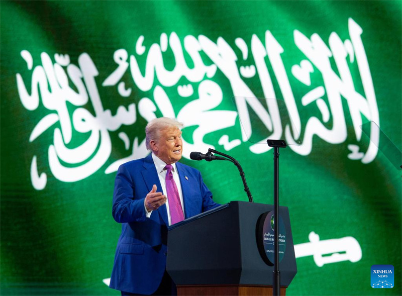 Trump asaini mkataba mkubwa wa ulinzi na Saudi Arabia, atangaza mpango wa kuondoa vikwazo dhidi ya Syria