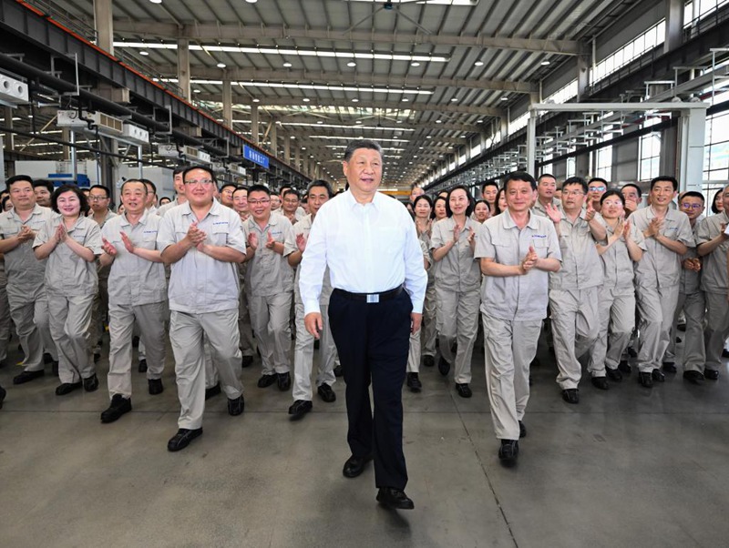 Xi Jinping asisitiza kuwa na imani kithabiti kwa maendeleo ya sifa bora ziarani Henan