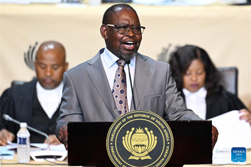 Waziri wa fedha wa Afrika Kusini awasilisha upya bajeti ya 2025 bila kuongeza VAT