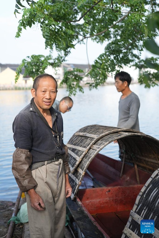 Fundi mwenye umri wa miaka 68 achangia uhai wa ufundi wa kuunda mashua ya Shaoxing, China