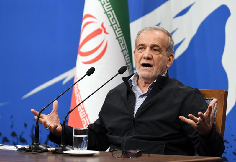 Rais wa Iran Masoud Pezeshkian akihudhuria mkutano na waandishi wa habari mjini Tehran, Iran, Septemba 16, 2024. (Xinhua/Shadati)