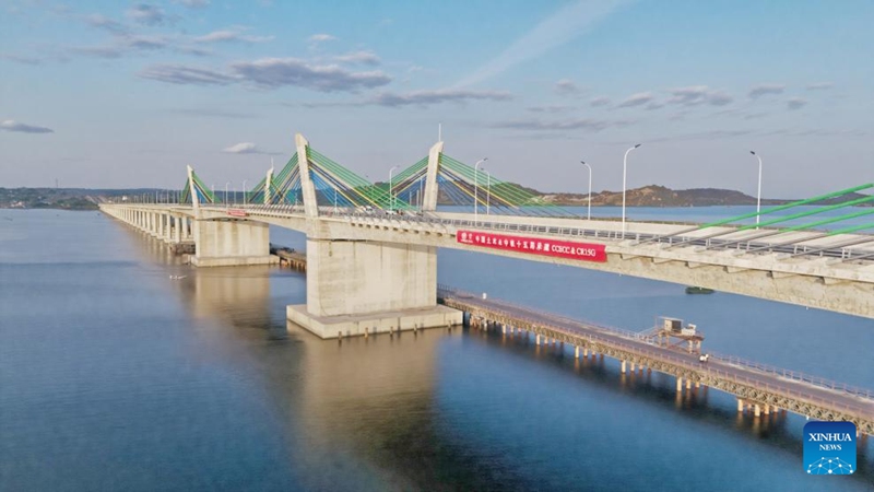 Picha iliyopigwa Juni 19, 2025 ikionyesha Daraja Magufuli lililojengwa na Kampuni ya China mjini Mwanza, Tanzania. (Shirika la Uhandisi wa Ujenzi la China/kupitia Xinhua)
