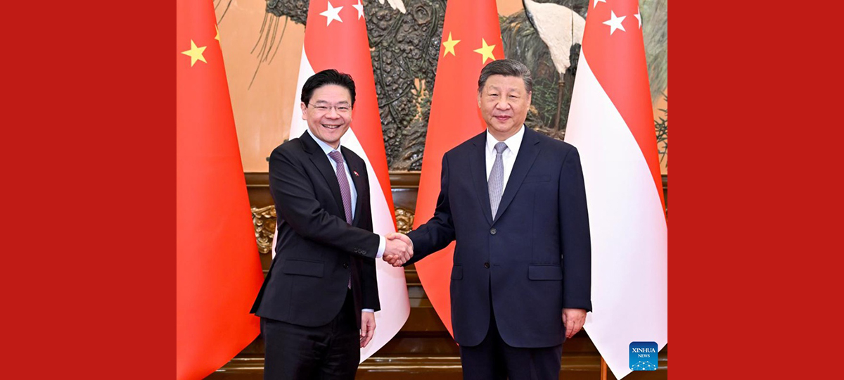 Rais Xi akutana na Waziri Mkuu wa Singapore, akitoa wito wa kuboresha ushirikiano kati ya China na Singapore