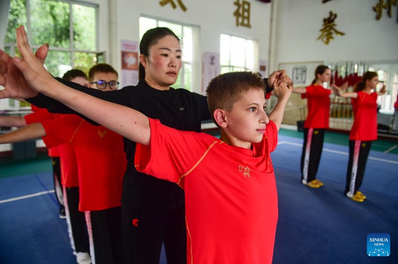 Kituo cha mafunzo cha Bajiquan mkoani Hebei, China chakaribisha wanafunzi kutoka Russia