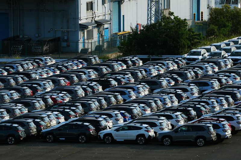 Picha hii iliyopigwa tarehe 3 Julai 2025 ikionyesha magari yanayouzwa katika bandari ya Yokohama, Japan. (Xinhua/Jia Haocheng)