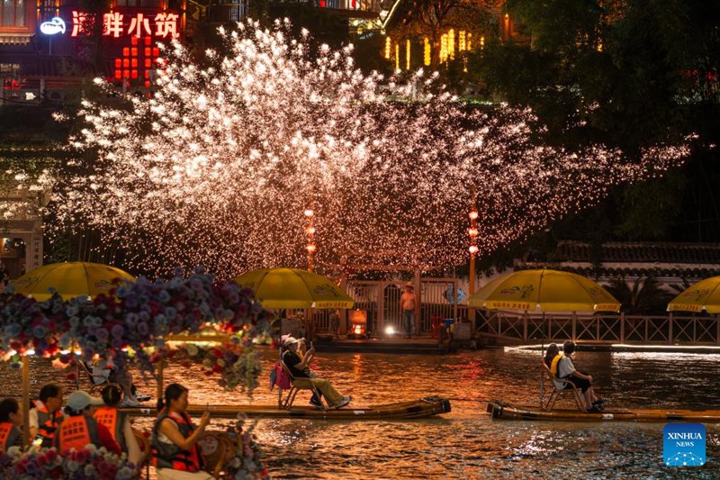 Wilaya ya Xuan’en yahimiza utalii wa usiku kando ya Mto Gongshui Katikati mwa China