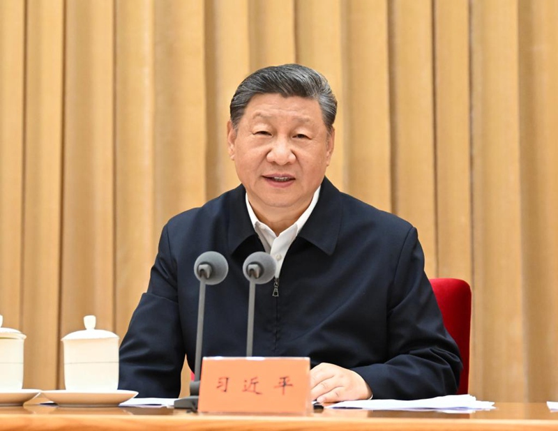 Rais Xi Jinping wa China, ambaye pia ni Katibu Mkuu wa Kamati Kuu ya Chama cha Kikomunisti cha China (CPC) na Mwenyekiti wa Kamati Kuu ya Kijeshi ya China (CMC), akitoa hotuba muhimu kwenye Mkutano wa Kazi ya Miji ya Kamati Kuu ya Chama  mjini Beijing . (Xinhua/Xie Huanchi)