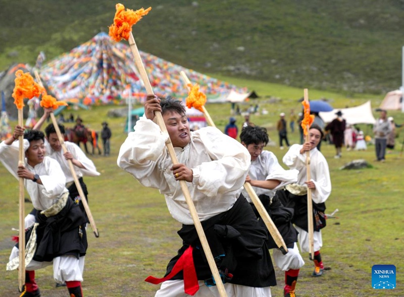 Maonesho ya Ngoma ya kijadi ya Dakpo Axie yafanyika kwenye eneo la vivutio vya utalii la Nagqu, Xizang, China