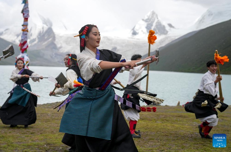 Maonesho ya Ngoma ya kijadi ya Dakpo Axie yafanyika kwenye eneo la vivutio vya utalii la Nagqu, Xizang, China