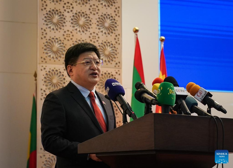Balozi wa China nchini Mauritania Tang Zhongdong, akizungumza kwenye tafrija ya kuadhimisha miaka 60 tangu kuanzishwa uhusiano wa kidiplomasia kati ya China na Mauritania mjini Nouakchott, Mauritania, Julai 18, 2025. (Xinhua/Han Xu)