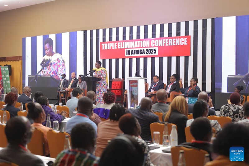 Washiriki wakihudhuria Mkutano wa Kutokomeza Magonjwa Matatu Barani Afrika 2025 (Triple Elimination Conference in Africa 2025) mjini Kampala, Uganda, Julai 21, 2025. (Picha na Patrick Onen/Xinhua)
