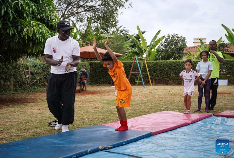 Kocha Mkenya wa mchezo wa sarakasi athamini uhusiano wake wa miaka 40 na China