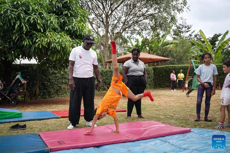 Kocha Mkenya wa mchezo wa sarakasi athamini uhusiano wake wa miaka 40 na China