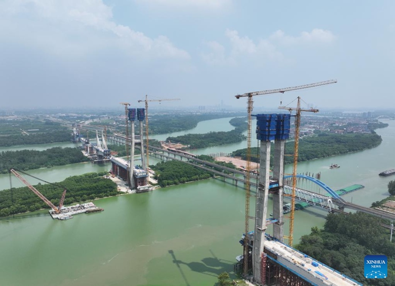 Mnara mkuu wa daraja la kuvuka Mfereji Mkuu wa Beijing-Hangzhou washuhudia kukamilika kwa muundo