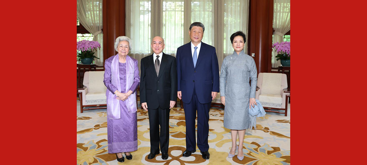 Rais wa China na mkewe wakutana na mfalme na malkia wa Cambodia