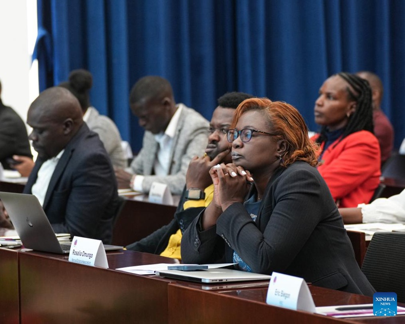 Warsha ya mafunzo yenye kauli mbiu ya "Kuongezeka kwa matumizi ya Akili Bandia (AI) na Athari Zake kwa Uandishi wa Habari" imefanyika Nairobi, Kenya, Agosti 26, 2025. (Xinhua/Li Yahui)