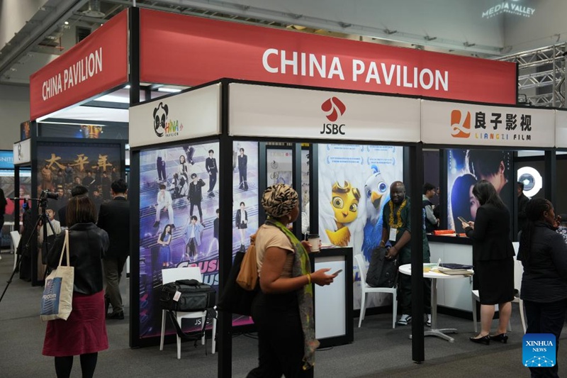Watu wakitembelea Banda la China katika MIP Africa 2025 mjini Cape Town, Afrika Kusini, Septemba 1, 2025. (Xinhua/Wang Lei)