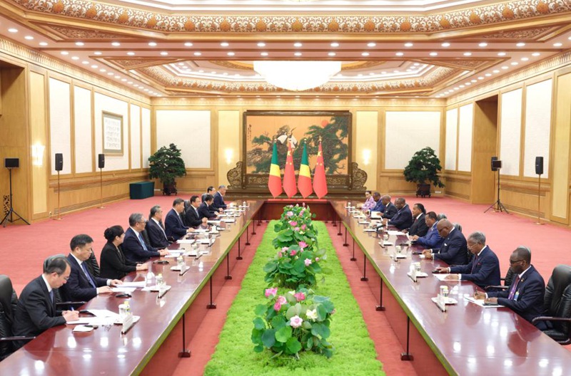 Rais Xi Jinping wa China akikutana na Rais wa Jamhuri ya Kongo Denis Sassou Nguesso kwenye Jumba la Mikutano ya Umma la Beijing, Septemba 4, 2025. (Xinhua/Ding Lin)