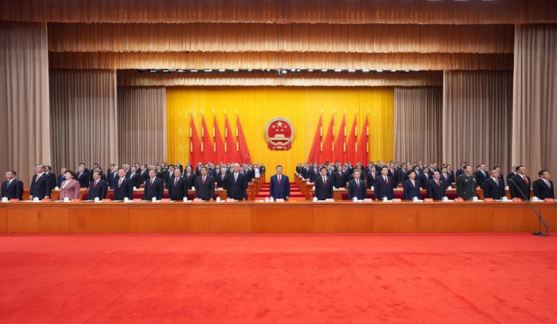 Rais wa China Xi Jinping, ambaye pia ni Katibu Mkuu wa Kamati Kuu ya Chama cha Kikomunisti cha China (CPC) na Mwenyekiti wa Kamati Kuu ya Kijeshi ya China (CMC), akihudhuria mkusanyiko mkubwa katika kuadhimisha miaka 70 tangu kuanzishwa kwa Mkoa unaojiendesha wa Kabila la Wauygur wa Xinjiang  huko Urumqi, mji mkuu wa mkoa huo kaskazini magharibi mwa China, Septemba 25, 2025. (Xinhua/Xie Huanchi)