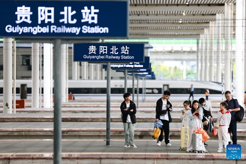 Mtandao wa usafiri wa China washuhudia pilika za wasafiri wengi katika siku ya kwanza ya likizo ya Siku ya Taifa