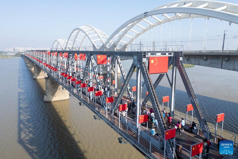 Maadhimisho ya miaka 76 tangu kuanzishwa kwa Jamhuri ya Watu wa China yafanyika kwa njia mbalimbali kote China