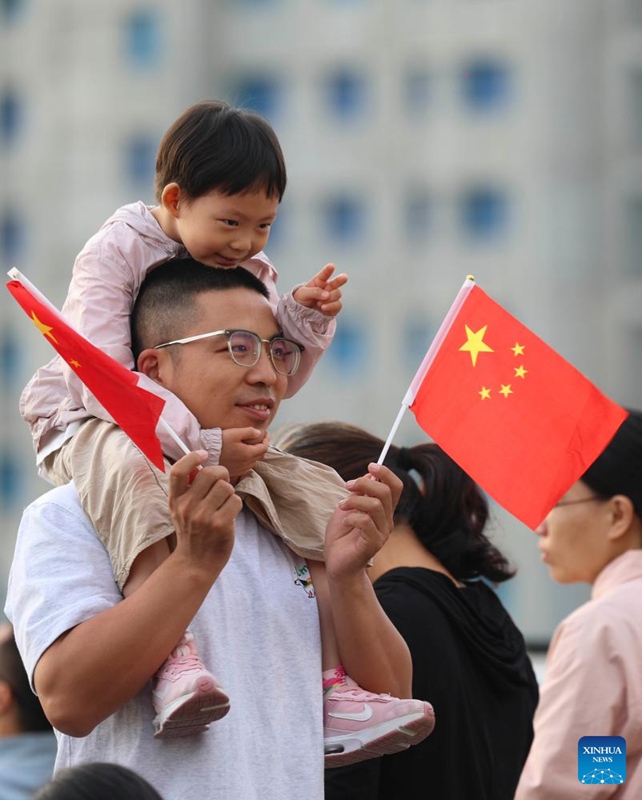 Maadhimisho ya miaka 76 tangu kuanzishwa kwa Jamhuri ya Watu wa China yafanyika kwa njia mbalimbali kote China