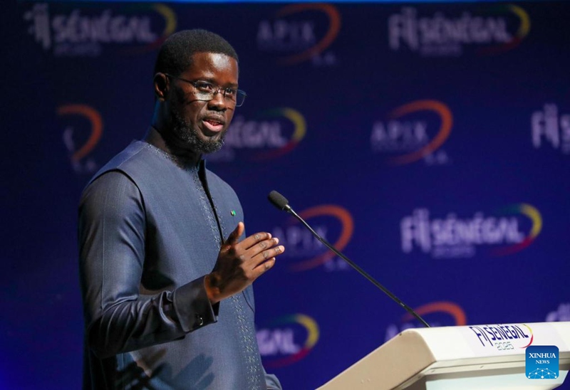 Rais wa Senegal Bassirou Diomaye Faye akizungumza kwenye hafla ya ufunguzi wa Jukwaa la Wekeza nchini Senegal 2025 mjini Diamniadio, Senegal, Oktoba 7, 2025. (Ikulu ya Rais wa Senegal/kupitia Xinhua)