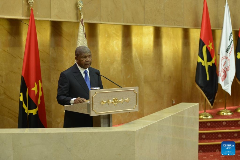 Rais Joao Lourenco wa Angola akitoa hotuba ya Hali ya Taifa katika ufunguzi wa mwaka mpya wa bunge mjini Luanda, Angola, Oktoba 15, 2025. (Picha na Julio Kikebu/Xinhua)