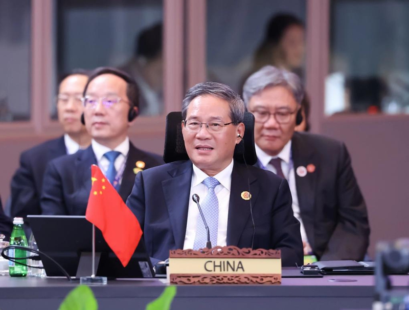 Waziri Mkuu wa China Li Qiang akihudhuria Mkutano wa 20 wa Viongozi wa Asia Mashariki mjini Kuala Lumpur, Malaysia, Oktoba 27, 2025. (Xinhua/Huang Jingwen)
