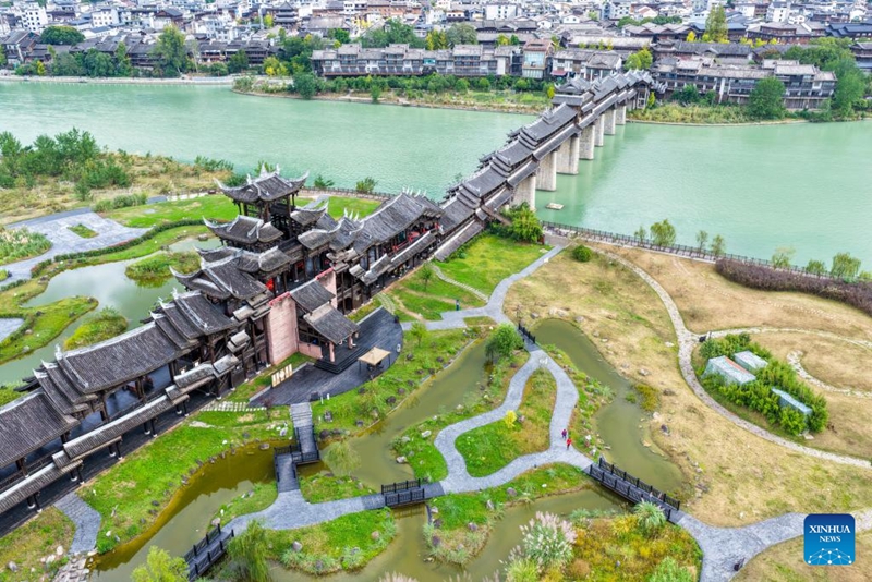 Mji wa kale wa Zhuoshui watumia maliasili kuhimiza maendeleo ya shughuli za utalii wa kitamaduni katika Mji wa Chongqing, China