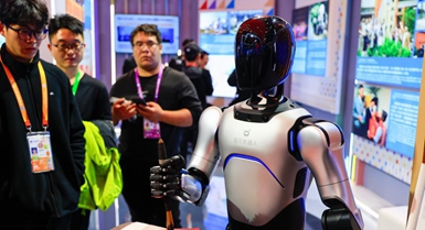 Banda la China lavutia ufuatiliaji wa watu wengi kwenye Maonyesho ya 8 ya Kimataifa ya Uagizaji Bidhaa