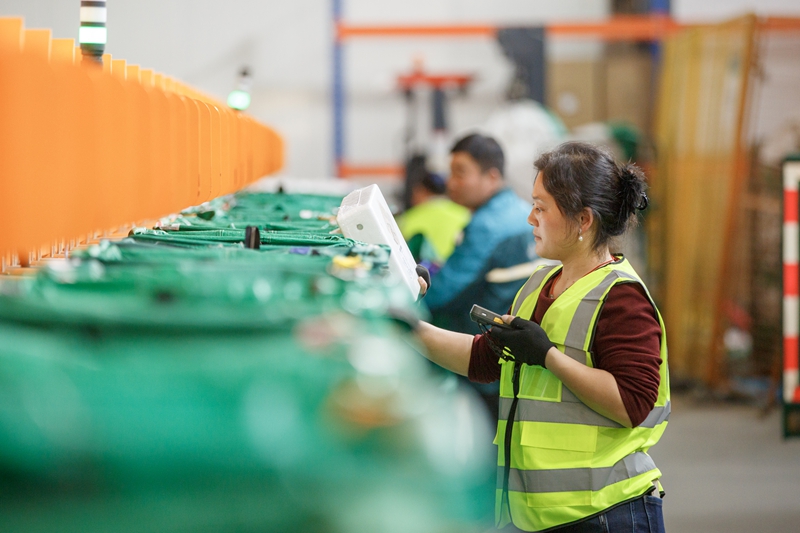 Kampuni za biashara ya mtandaoni na za uwasilishaji bidhaa zawa na pilika nyingi katika Gulio la Siku ya 