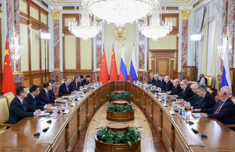 Waziri Mkuu wa China Li Qiang akikutana na Waziri Mkuu wa Russia Mikhail Mishustin mjini Moscow, Russia, Novemba 17, 2025. (Xinhua/Ding Haitao)