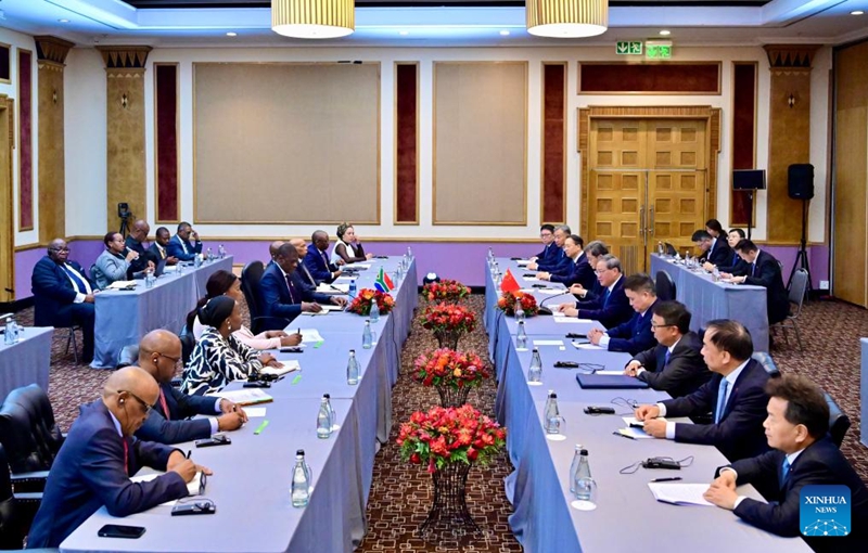 Waziri Mkuu wa China Li Qiang akikutana na Naibu Rais wa Afrika Kusini Paul Mashatile mjini Johannesburg, Afrika Kusini, Novemba 23, 2025. (Xinhua/Zhai Jianlan)