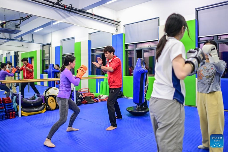 Mradi wa madarasa ya usiku wastawisha maisha ya vijana katika Mji wa Ningbo, China