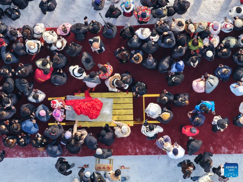 Tamasha la kukusanya barafu laanza Harbin, Mkoa wa Heilongjiang, China