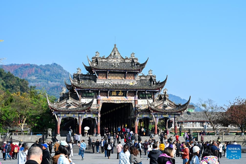 Mfumo wa umwagiliaji maji wa Dujiangyan uliojengwa Mwaka 256 KK Chengdu, China wavutia watalii