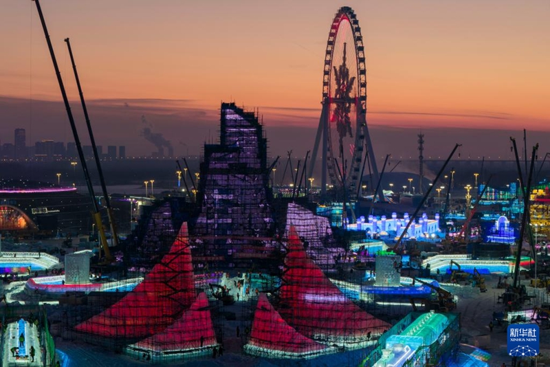 Ujenzi wa sehemu kuu ya Mnara mkuu wa Ufunguzi wa 27 wa Dunia ya Barafu na Theluji ya Harbin wakamilika