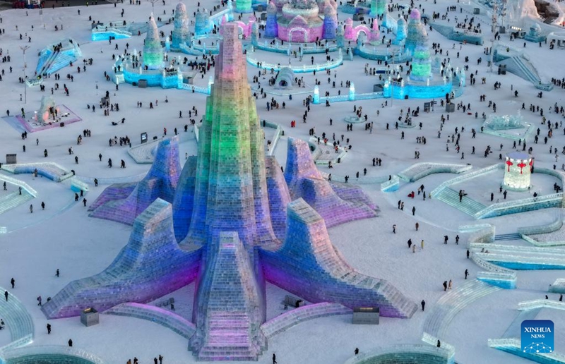 Bustani kubwa zaidi duniani ya mandhari ya barafu na theluji yafunguliwa, ikichochea shauku ya utalii wa majira ya baridi wa China