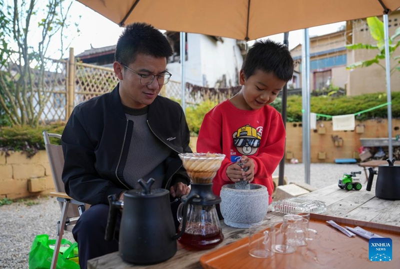 Shughuli za Utalii wa kitamaduni zachochea ustawi wa Kijiji cha Manhai, Mkoa wa Yunnan, China