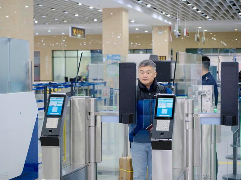 Bandari ya mpakani mwa China na Mongolia yashuhudia kuongezeka kwa usafiri wa kuvuka mpaka